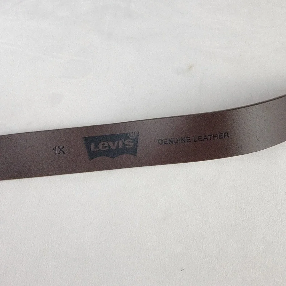 Levis Mens Handcrafted Leather Belt Tan Brown Silver Buckle 1X NEW Smooth